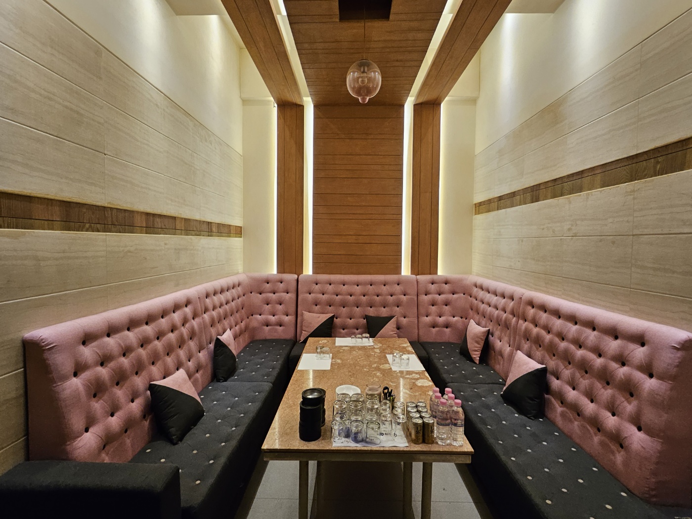 이태원 하이퍼블릭 고급 인테리어